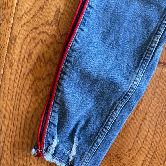 ZARA Authentic Skinny Jeans Women’s 8 Red Stripe Raw Hem Knee Hole Med Wash - Picture 3 of 6